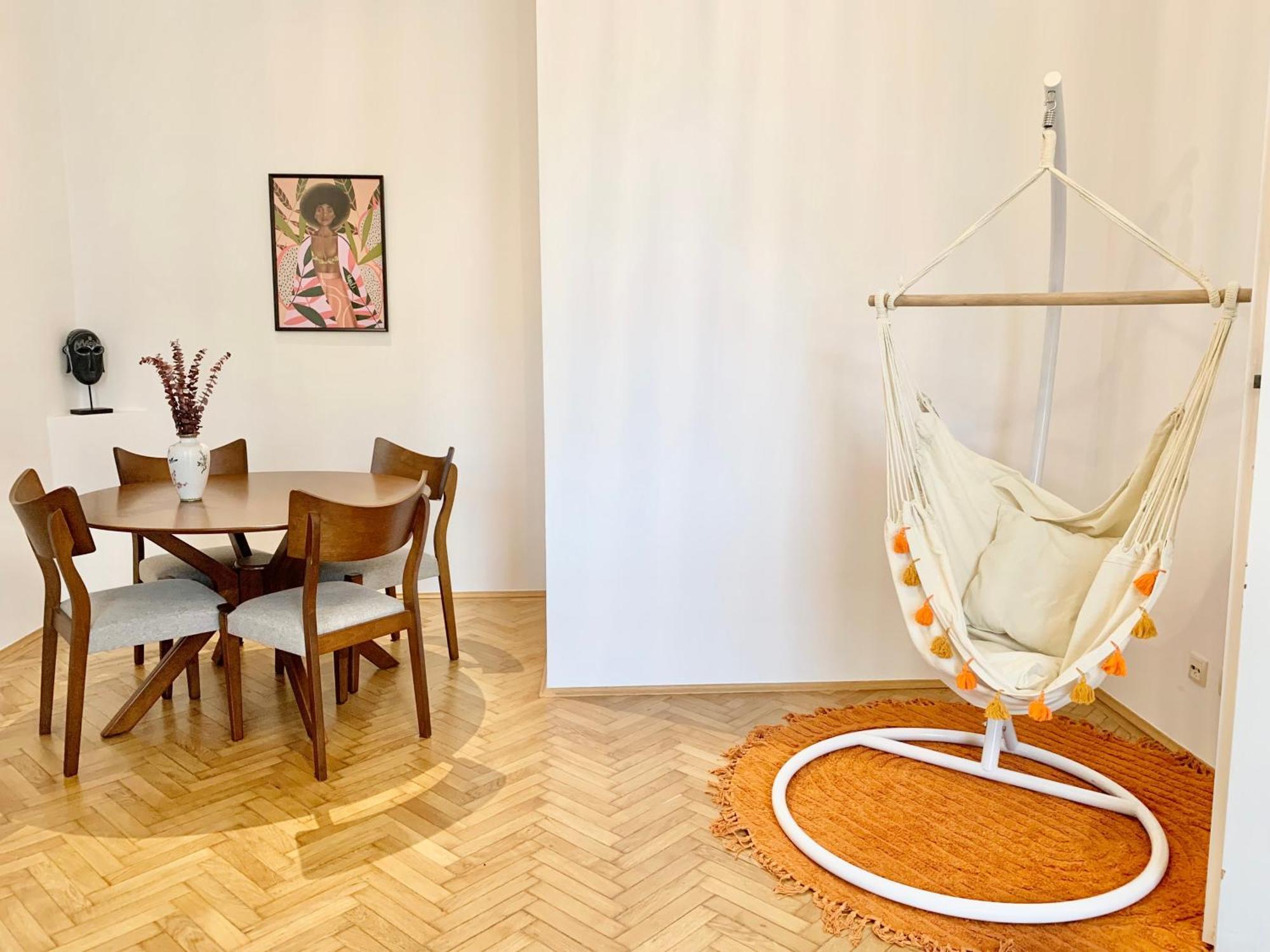 Bamboo City Apartment : A Cozy Family Haven In Vienna'S 9Th District Exterior photo